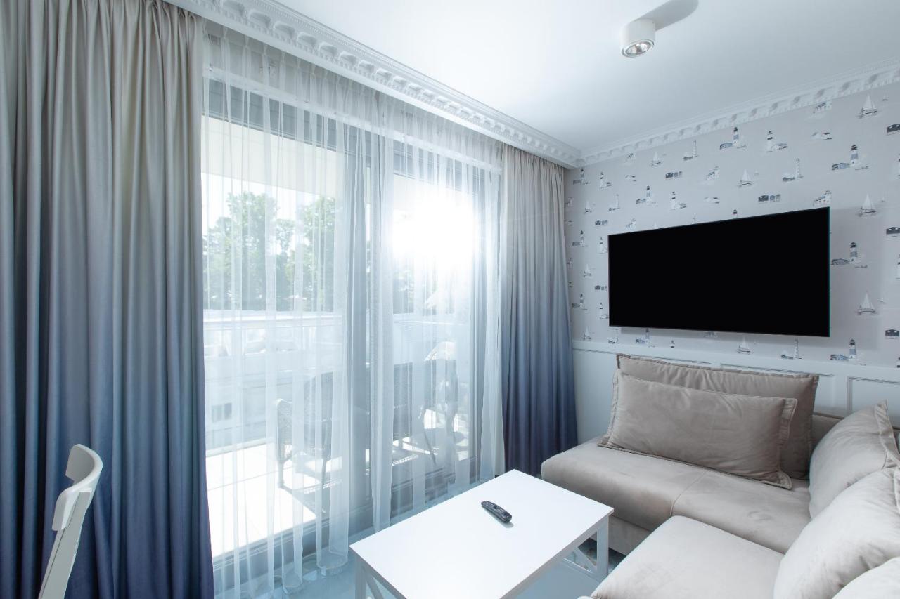 Hevenia 12 Apartment Rewal